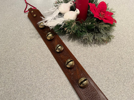Sleigh bell strap with Holly Leaves